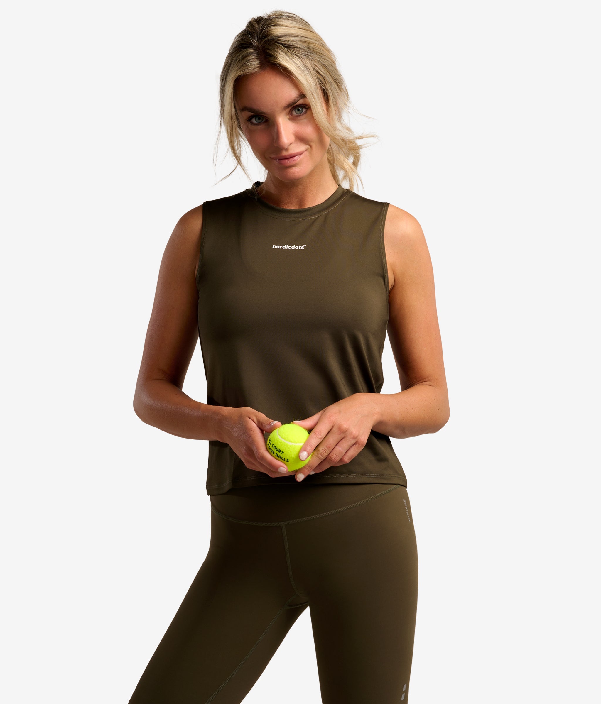 nordicdots tennis tank-top in olive color