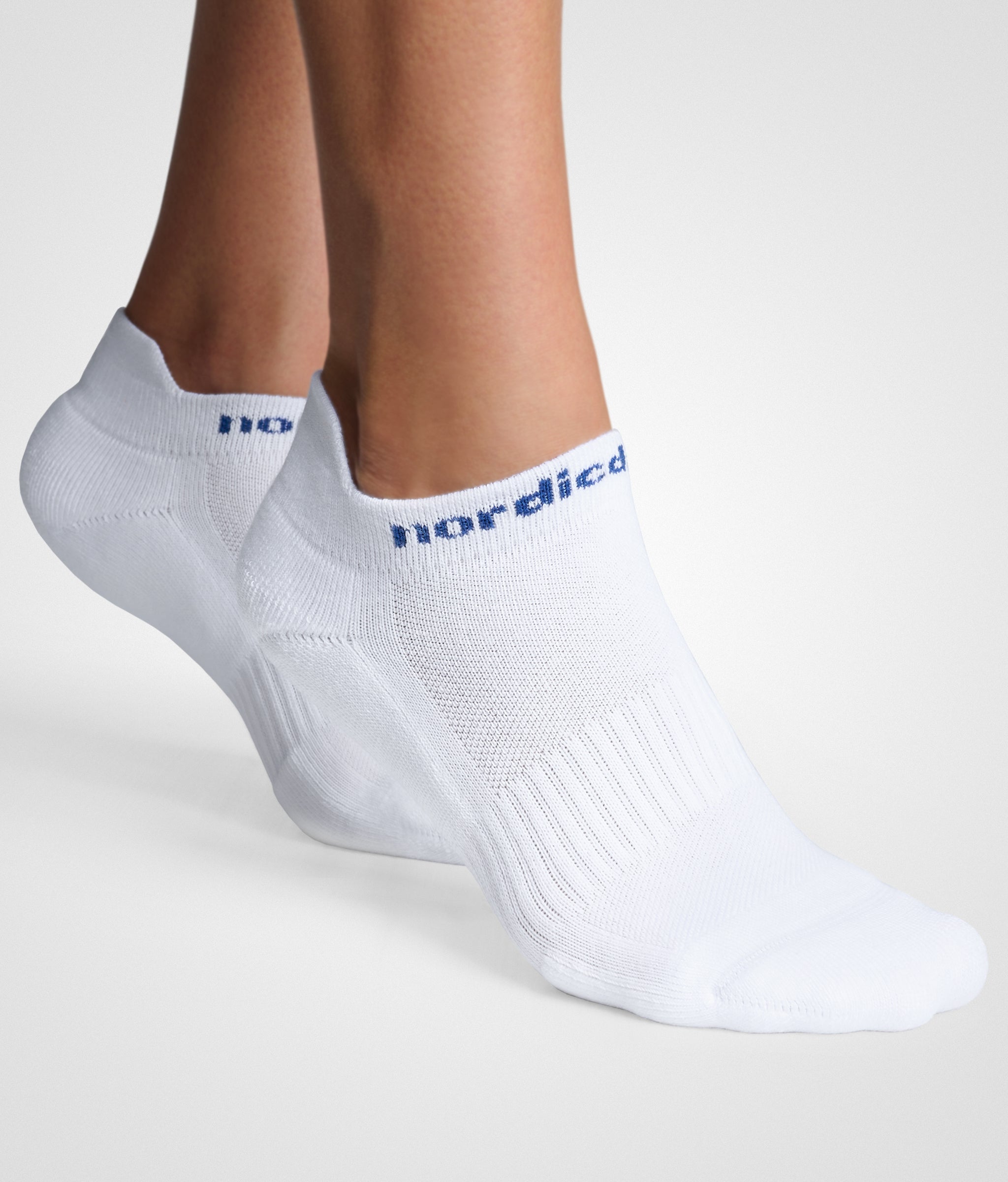 women's socks for tennis padel fitness training nordicdots.com