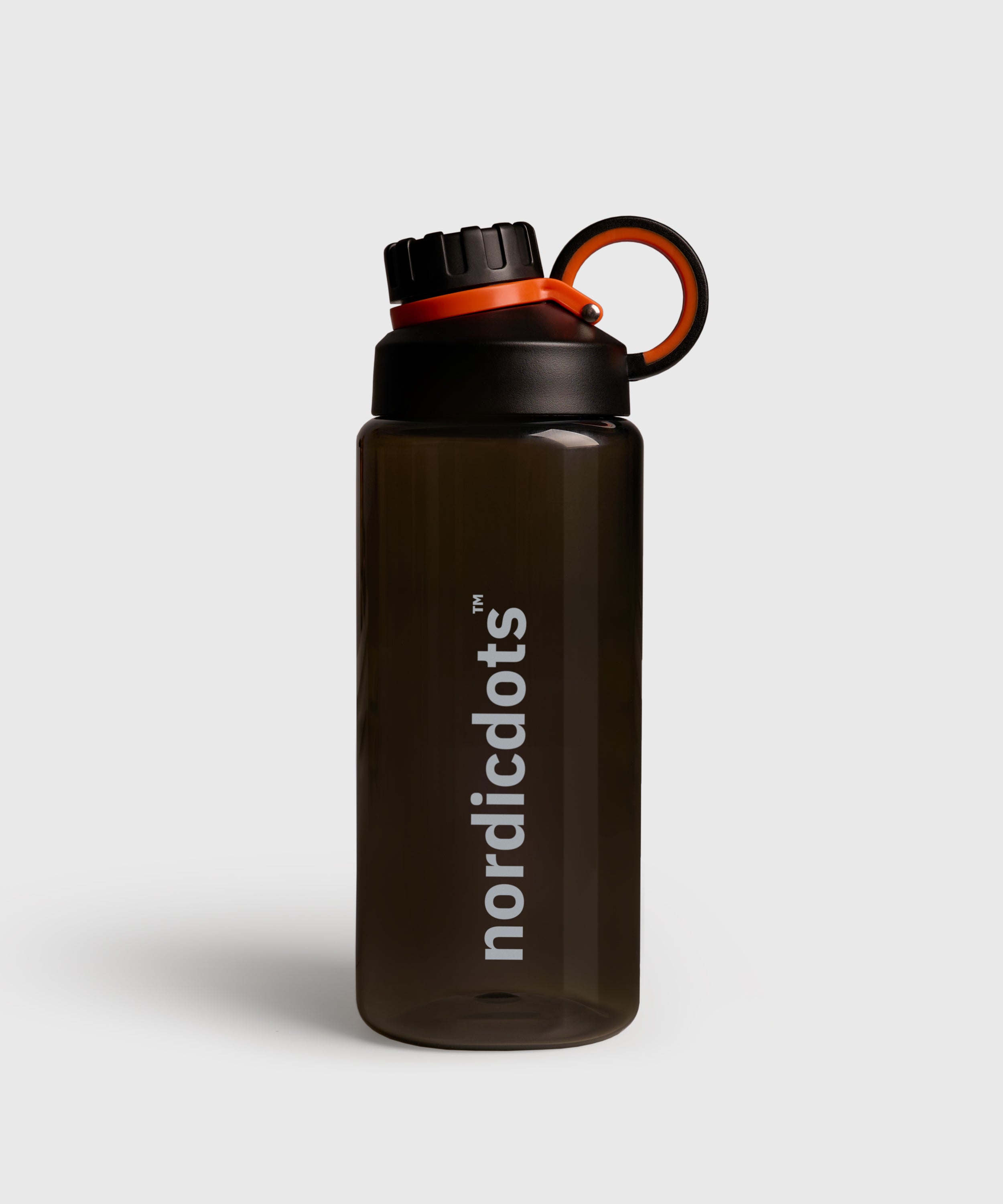 https://nordicdots.com/cdn/shop/products/shake-me-bottle-black-water-shaker-nordicdots-nordicdots.com-1.jpg?v=1679622065&width=2500